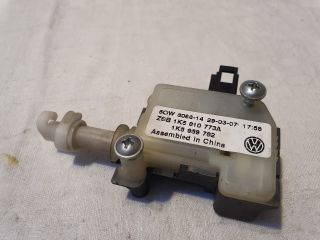 bontott VW JETTA Központizár Motor Tankajtó