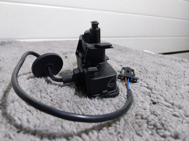 bontott VW JETTA Központizár Motor Tankajtó