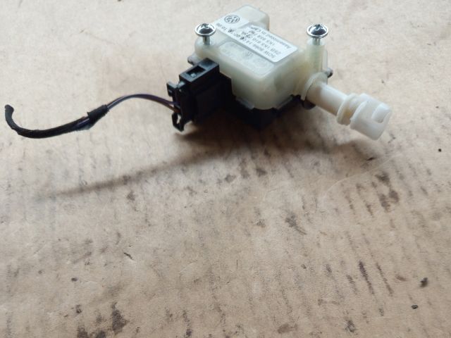 bontott VW JETTA Központizár Motor Tankajtó