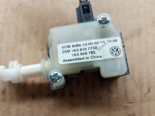 bontott VW JETTA Központizár Motor Tankajtó