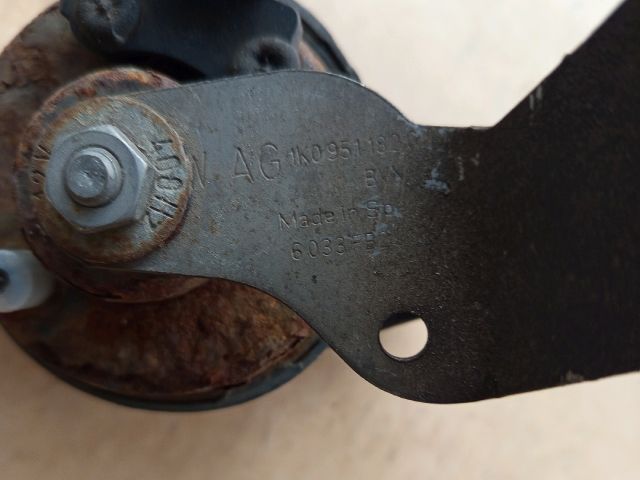 bontott VW JETTA Kürt