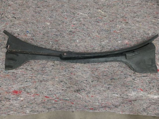 bontott VW JETTA Levélrács