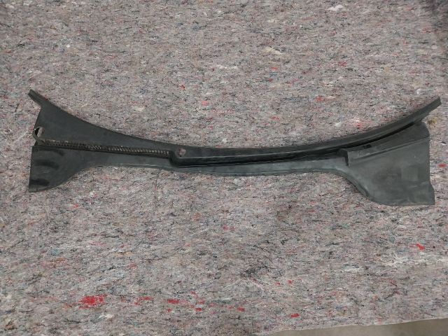 bontott VW JETTA Levélrács