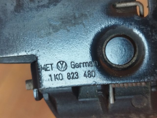 bontott VW JETTA Motorháztető Biztonsági Kampó