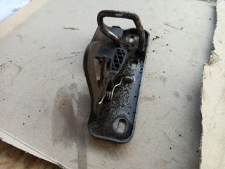 bontott VW JETTA Motorháztető Biztonsági Kampó