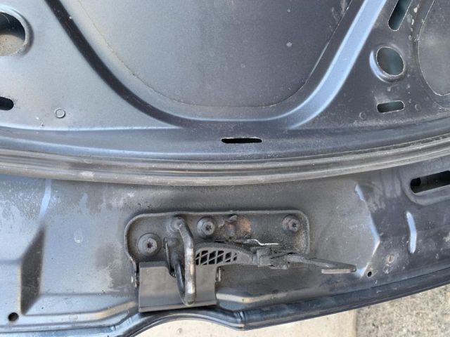 bontott VW JETTA Motorháztető Biztonsági Kampó