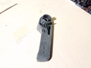 bontott VW JETTA Motorháztető Nyitó Kar / Gomb