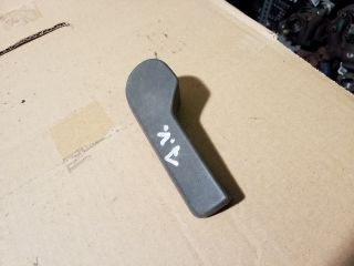 bontott VW JETTA Motorháztető Nyitó Kar / Gomb