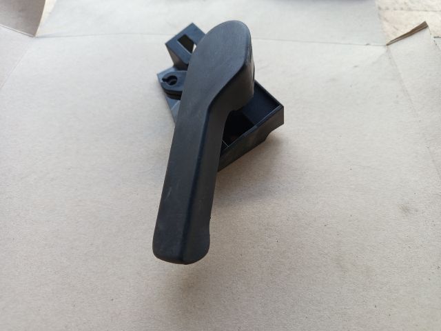 bontott VW JETTA Motorháztető Nyitó Kar / Gomb