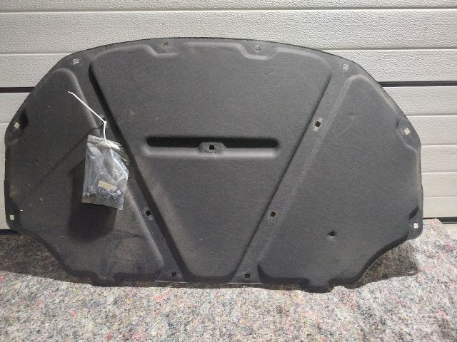 bontott VW JETTA Motorháztető Szigetelés