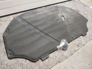 bontott VW JETTA Motorháztető Szigetelés