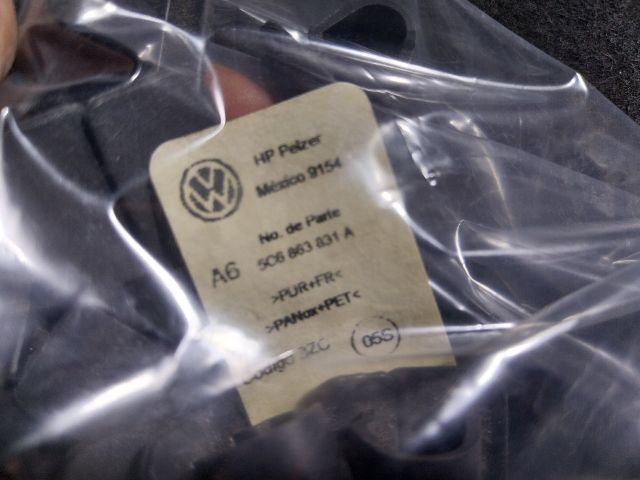 bontott VW JETTA Motorháztető Szigetelés