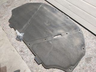 bontott VW JETTA Motorháztető Szigetelés