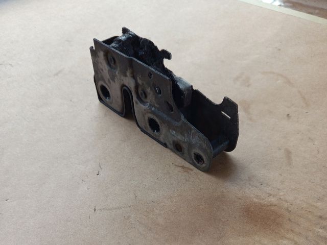 bontott VW JETTA Motorháztető Zárszerkezet