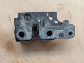 bontott VW JETTA Motorháztető Zárszerkezet