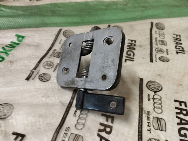 bontott VW JETTA Motorháztető Zárszerkezet