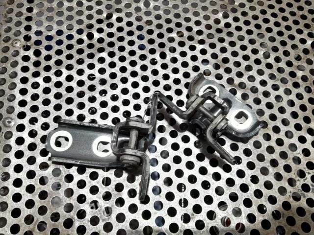 bontott VW JETTA Motorháztető Zsanér Pár