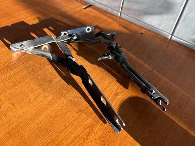 bontott VW JETTA Motorháztető Zsanér Pár