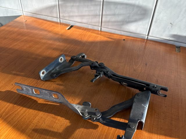 bontott VW JETTA Motorháztető Zsanér Pár