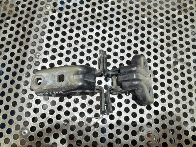 bontott VW JETTA Motorháztető Zsanér Pár