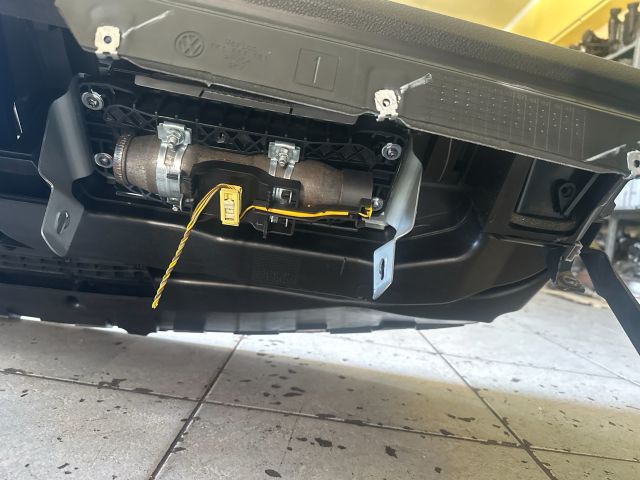 bontott VW JETTA Műszerfal Héj