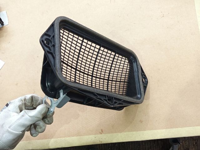 bontott VW JETTA Pollenszűrő Fedél