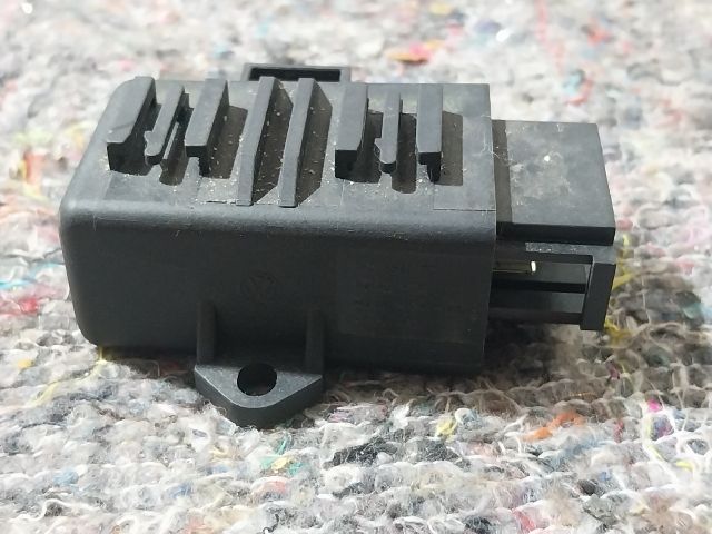 bontott VW JETTA Ülésfűtés Vezérlő