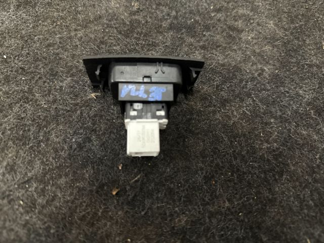 bontott VW JETTA Vészvillogó Kapcsoló