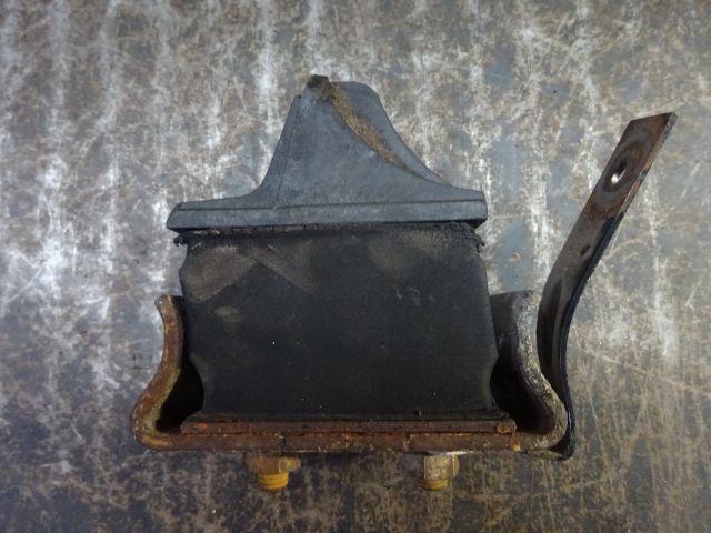 bontott VW LT Motor Tartó Bak (Pozíciófüggetlen)