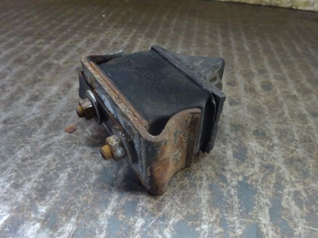 bontott VW LT Motor Tartó Bak (Pozíciófüggetlen)