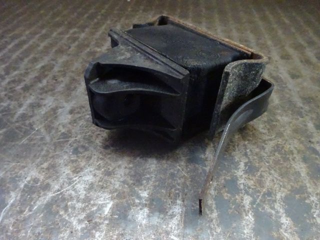 bontott VW LT Motor Tartó Bak (Pozíciófüggetlen)