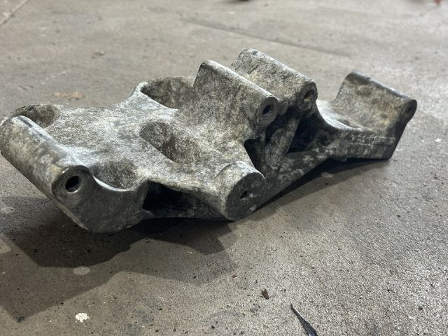 bontott VW LT Generátor Tartó Bak