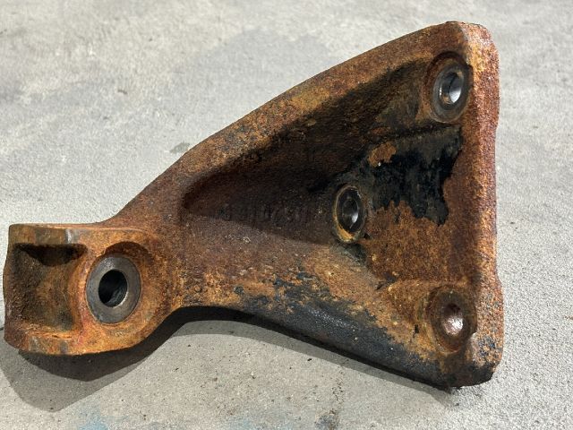 bontott VW LT Motor Tartó Bak Jobb