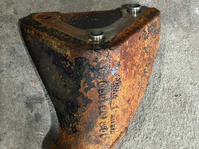 bontott VW LT Motor Tartó Bak Jobb