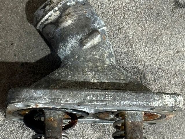 bontott VW LT Termosztátház