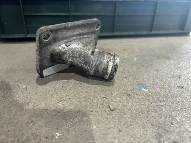 bontott VW LT Termosztátház