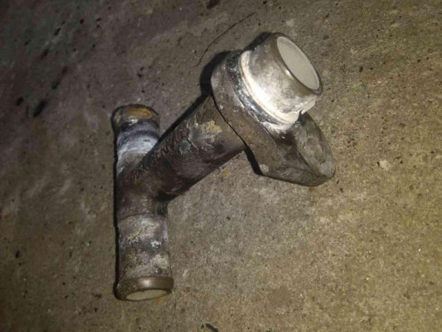 bontott VW LT Hűtővíz Elosztó Cső