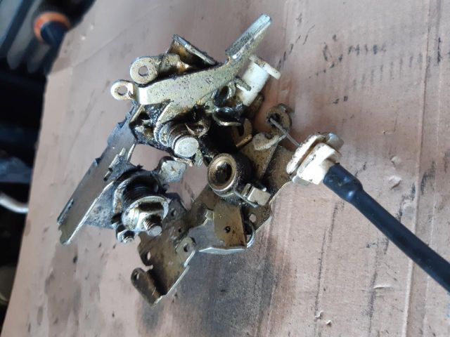 bontott VW LT Jobb Csomagtérajtó Zárszerkezet