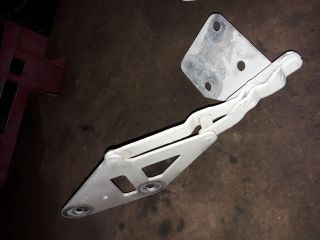 bontott VW LT Motorháztető Bal Zsanér