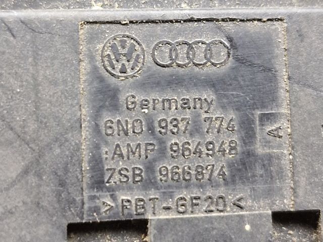 bontott VW LUPO Biztosítéktábla Motortér