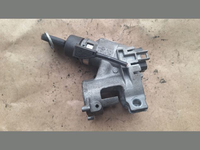 bontott VW LUPO Gyújtáskapcsoló Házzal