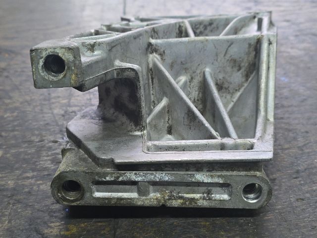 bontott VW LUPO Motor Tartó Bak (Pozíciófüggetlen)