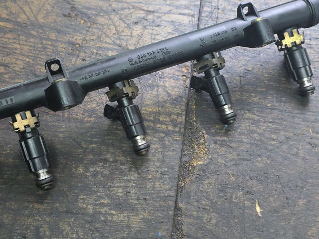 bontott VW LUPO Porlasztó Sor / Híd