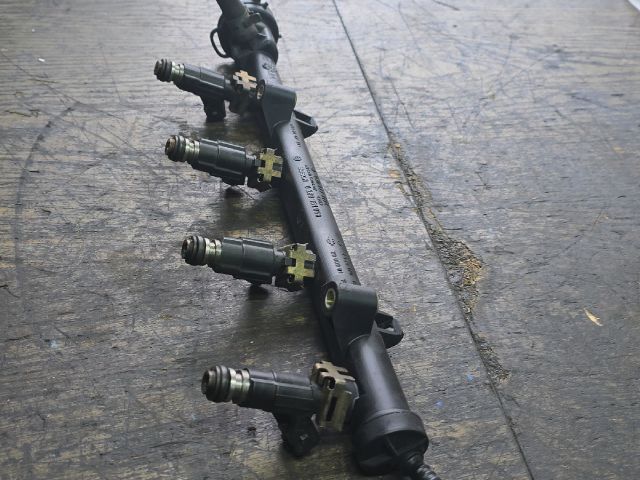 bontott VW LUPO Porlasztó Sor / Híd