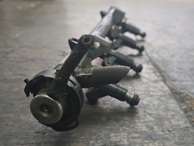 bontott VW LUPO Porlasztó Sor / Híd