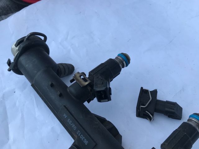 bontott VW LUPO Porlasztó Sor / Híd