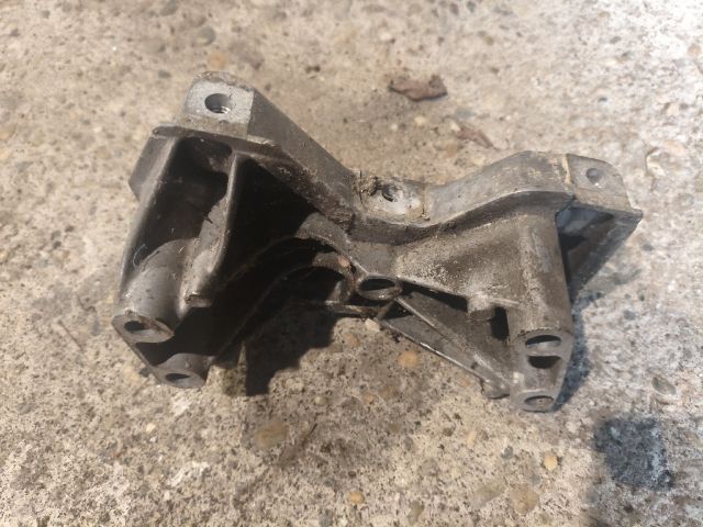 bontott VW LUPO Motor Tartó Bak (Fém)