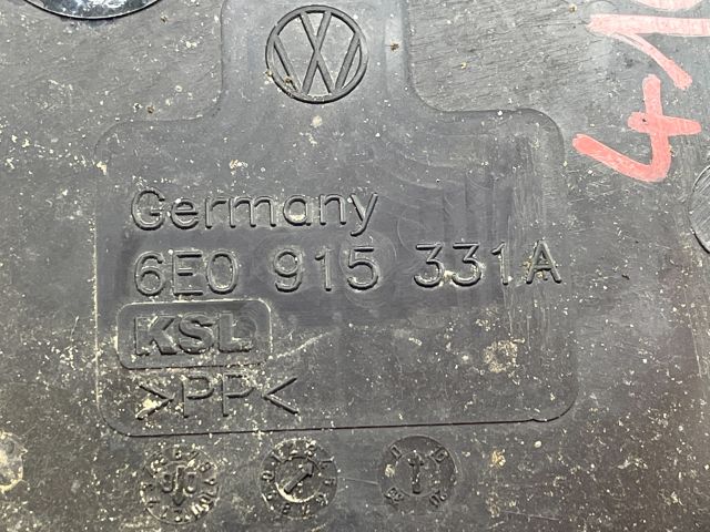 bontott VW LUPO Akkumulátor Tartó