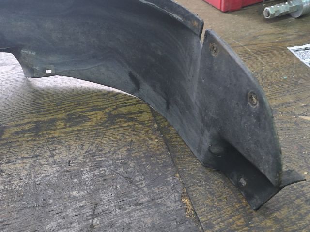 bontott VW LUPO Bal első Dobbetét (Kerékjárati, Műanyag)