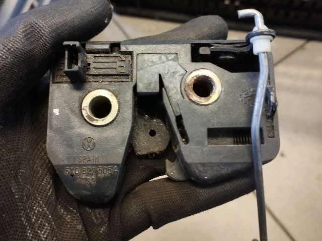 bontott VW LUPO Csomagtérajtó Zárszerkezet